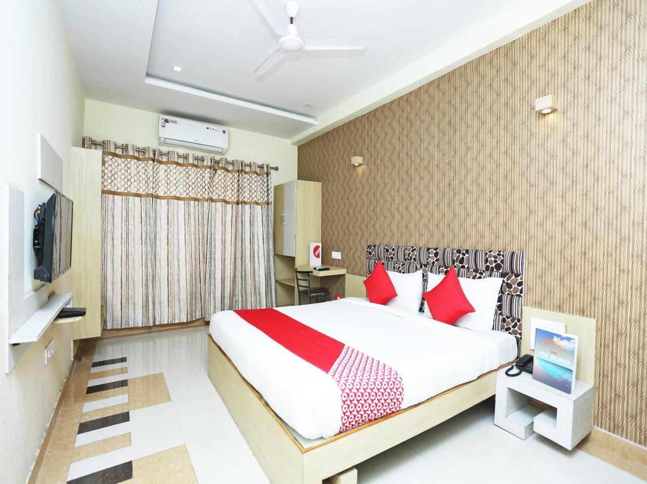 Oyo 16472 Hotel Shree Balram International Rāipur Екстериор снимка