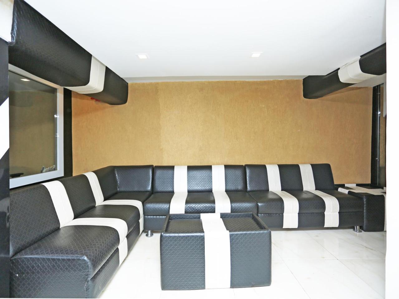 Oyo 16472 Hotel Shree Balram International Rāipur Екстериор снимка