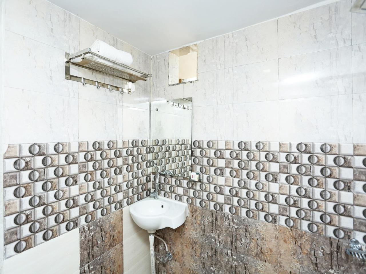 Oyo 16472 Hotel Shree Balram International Rāipur Екстериор снимка